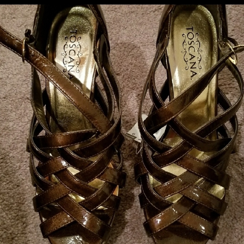 Nwt bronze strappy heels